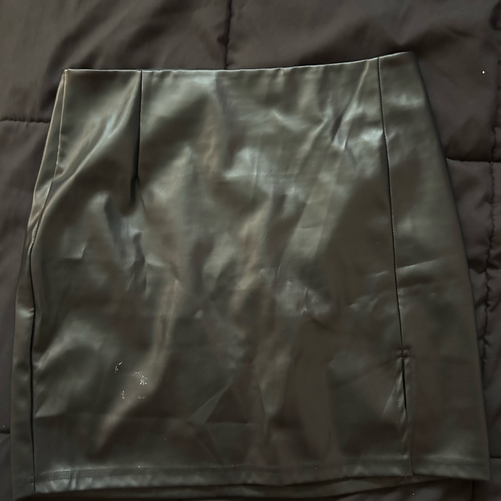SHEIN Black Faux Leather Mini Skirt